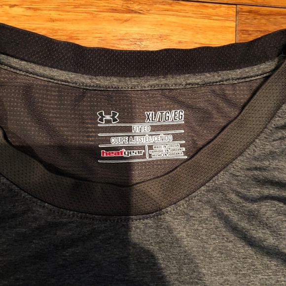 NWOT Under Armour heat gear performance tee - Picture 2 of 6